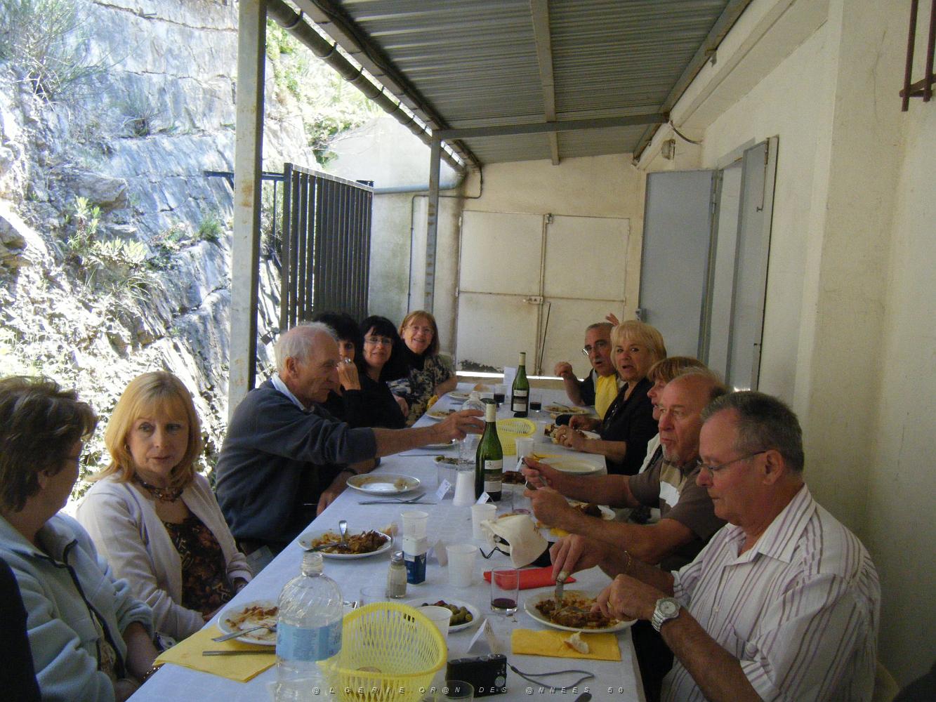 NIMES 2011 17 AVRIL LA FEDERATION DES RAPATRIES DE ST PRIEST A SANTA CRUZ    (44).jpg